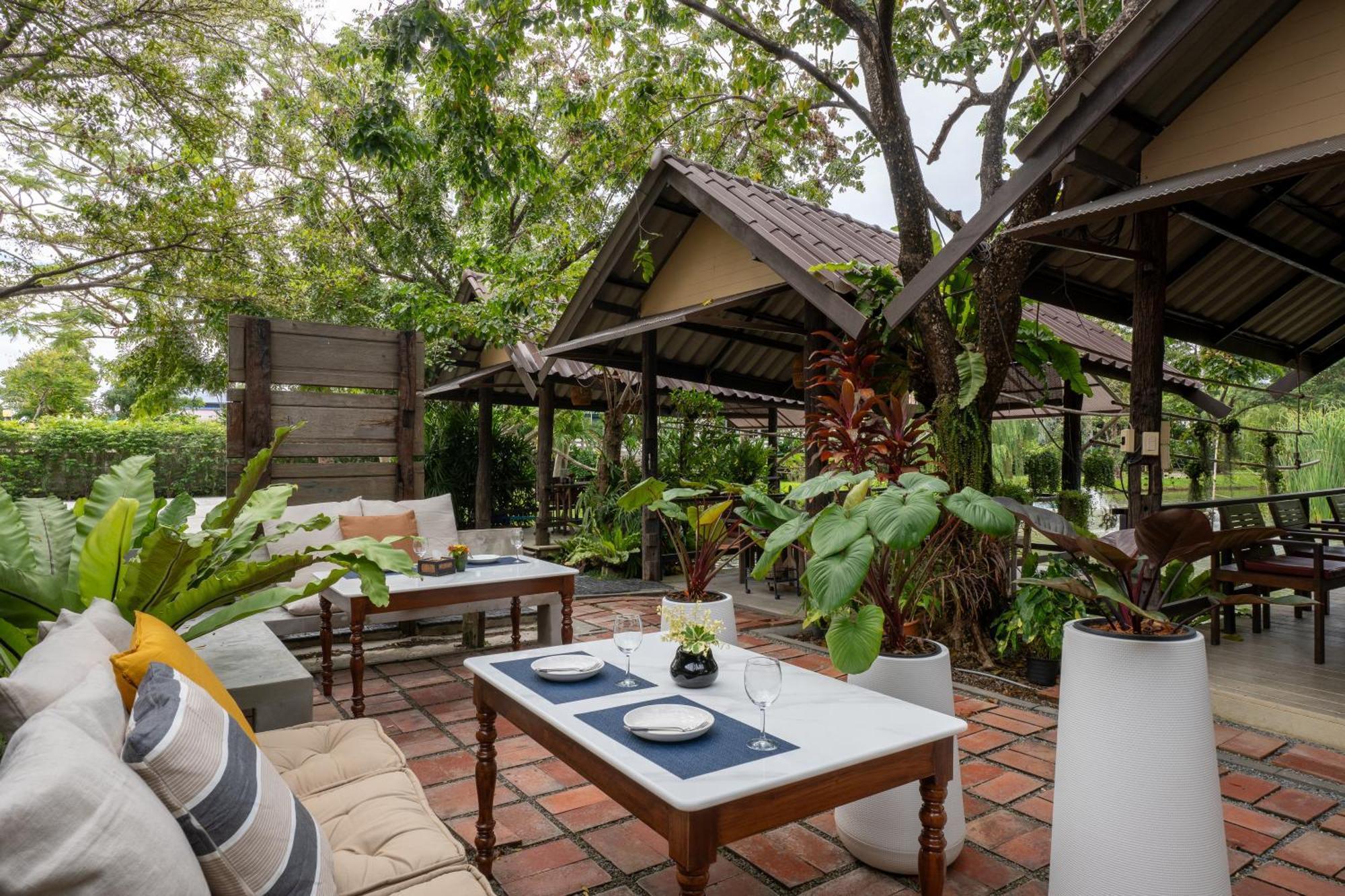 Ploen Pirom Hotel Bangkok Ngoại thất bức ảnh