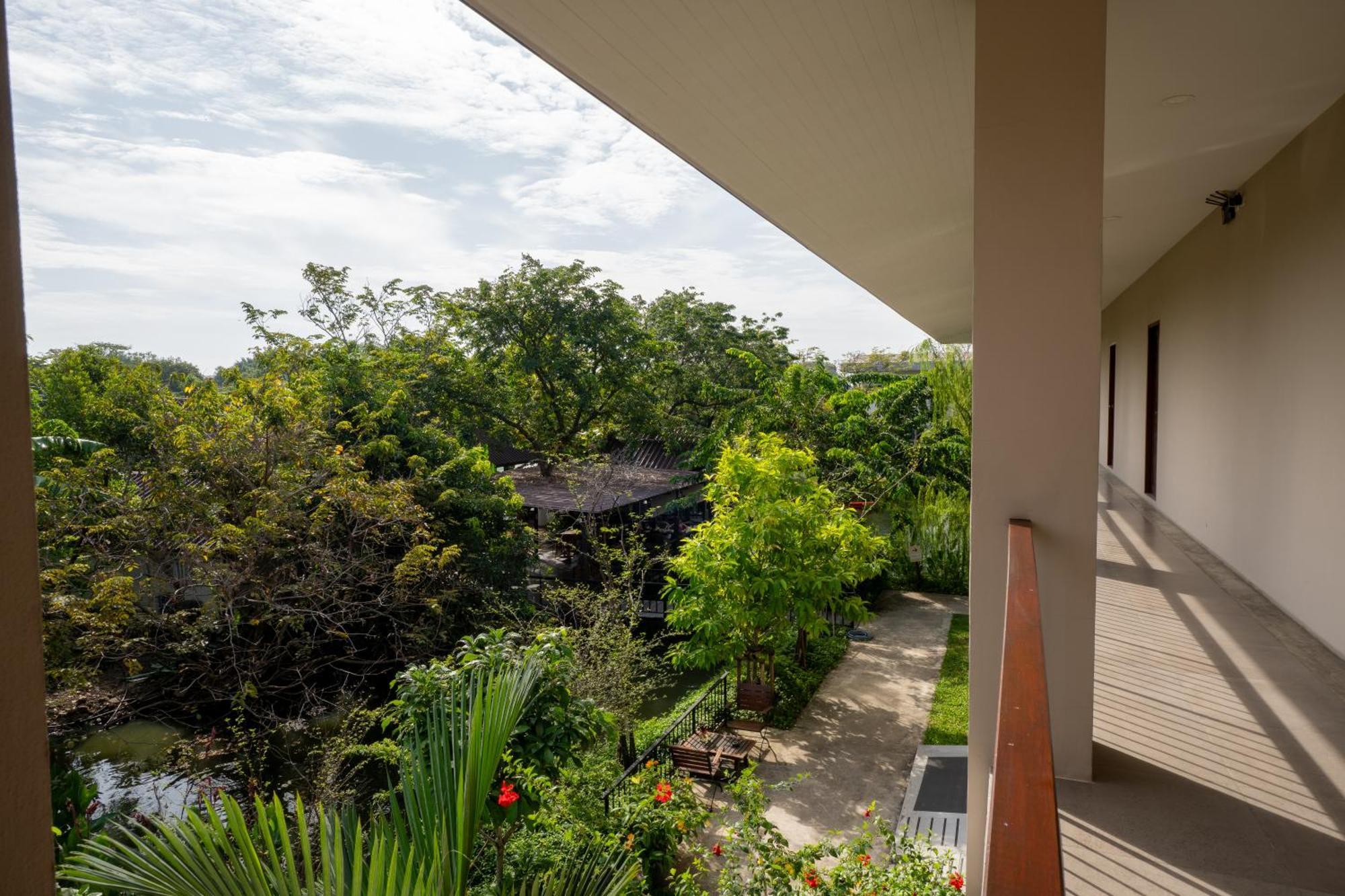 Ploen Pirom Hotel Bangkok Ngoại thất bức ảnh