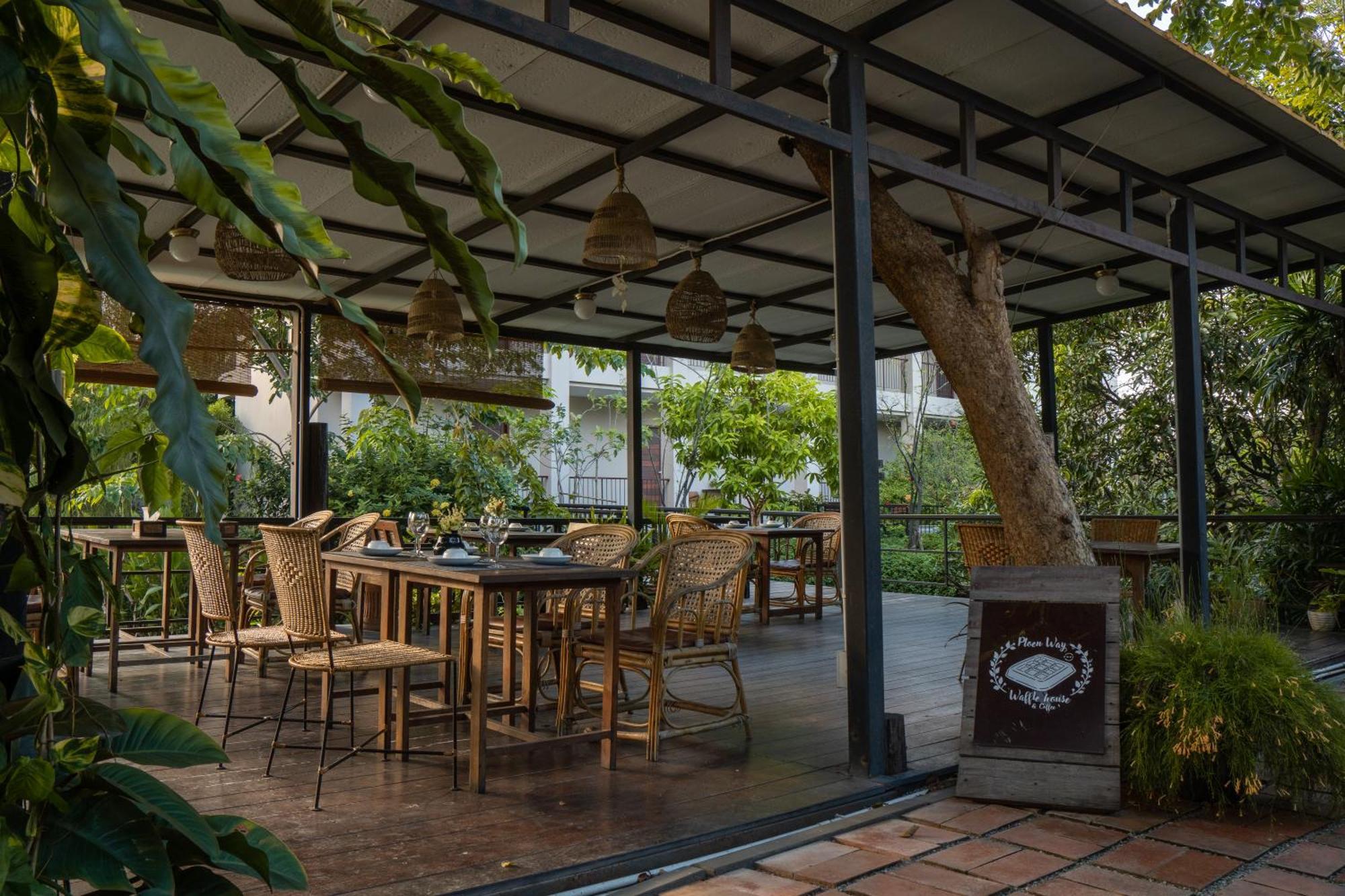 Ploen Pirom Hotel Bangkok Ngoại thất bức ảnh