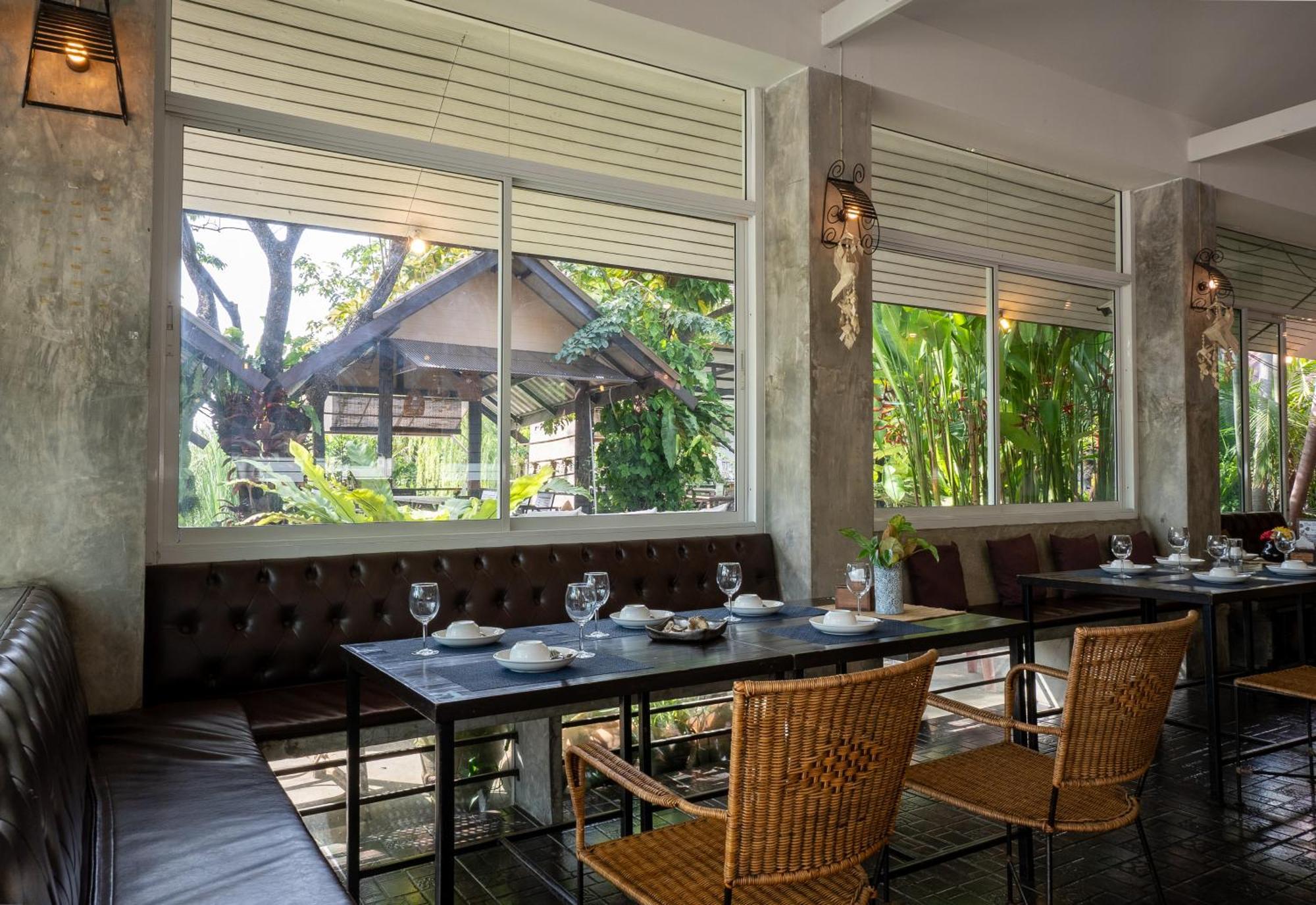 Ploen Pirom Hotel Bangkok Ngoại thất bức ảnh