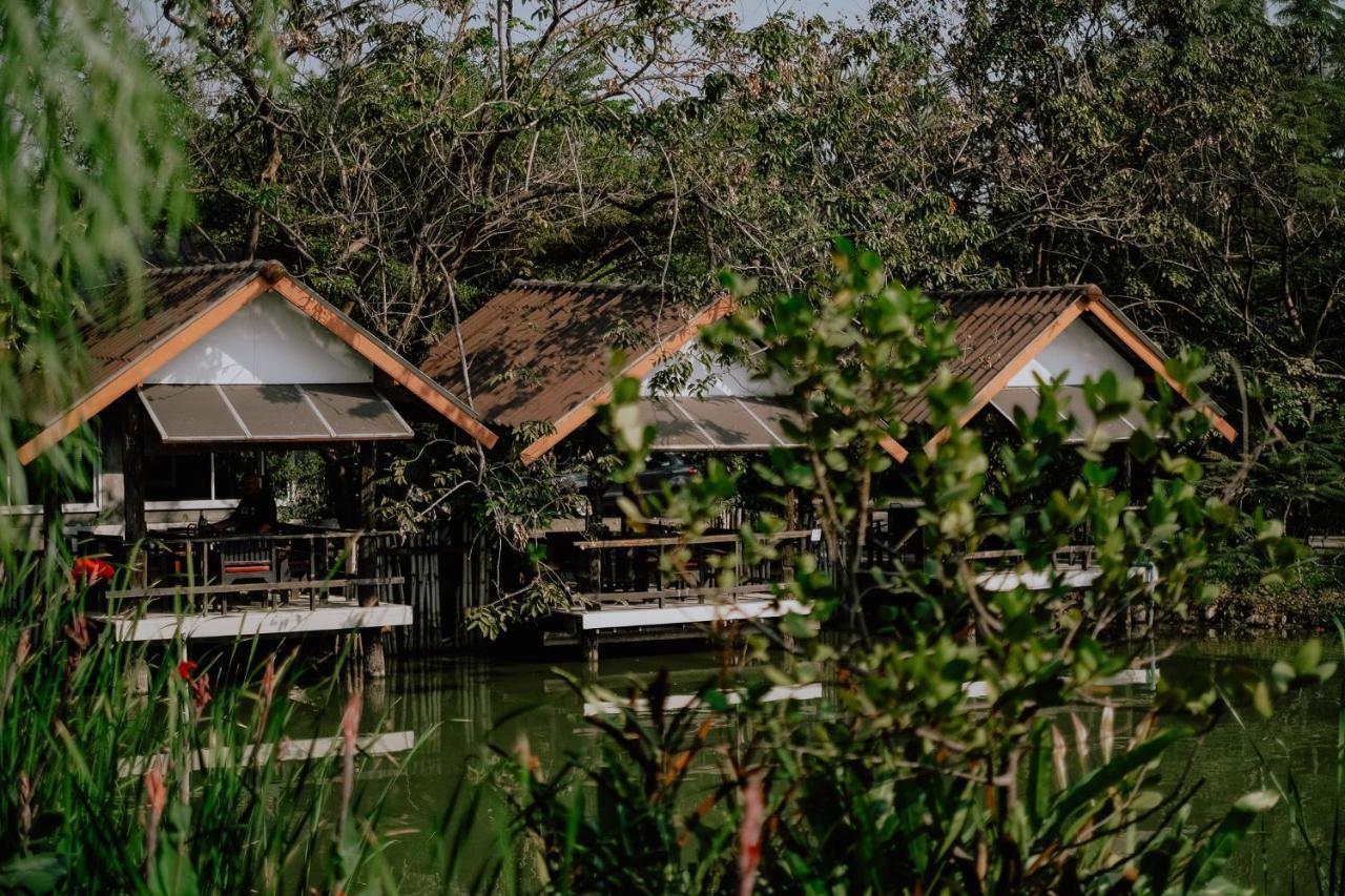 Ploen Pirom Hotel Bangkok Ngoại thất bức ảnh